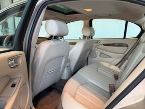 Jaguar X-Type bild 8