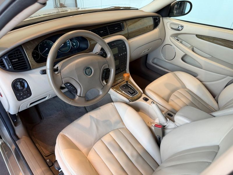 Jaguar X-Type bild 7