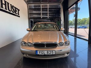 Jaguar X-Type bild 2