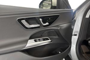 Mercedes E300 bild 8