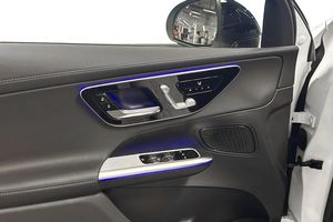 Mercedes GLC300 bild 7