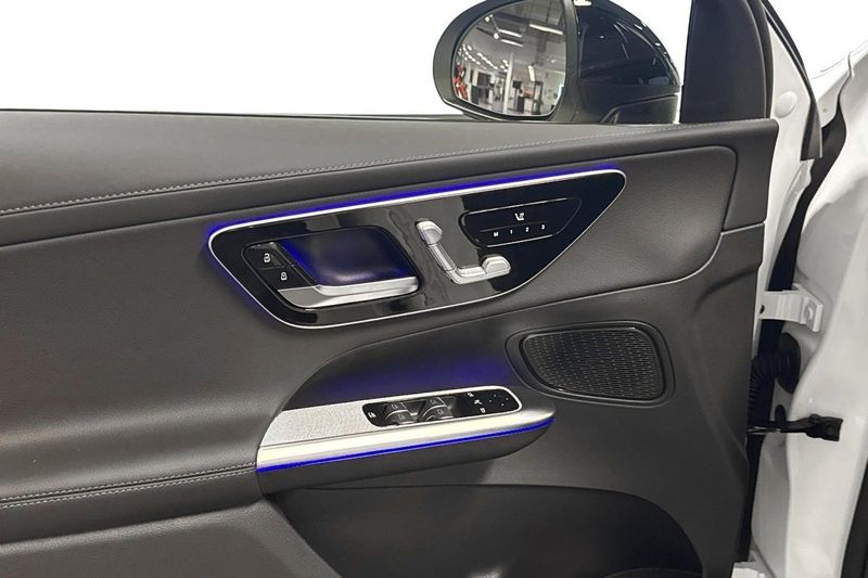 Mercedes GLC300 bild 7