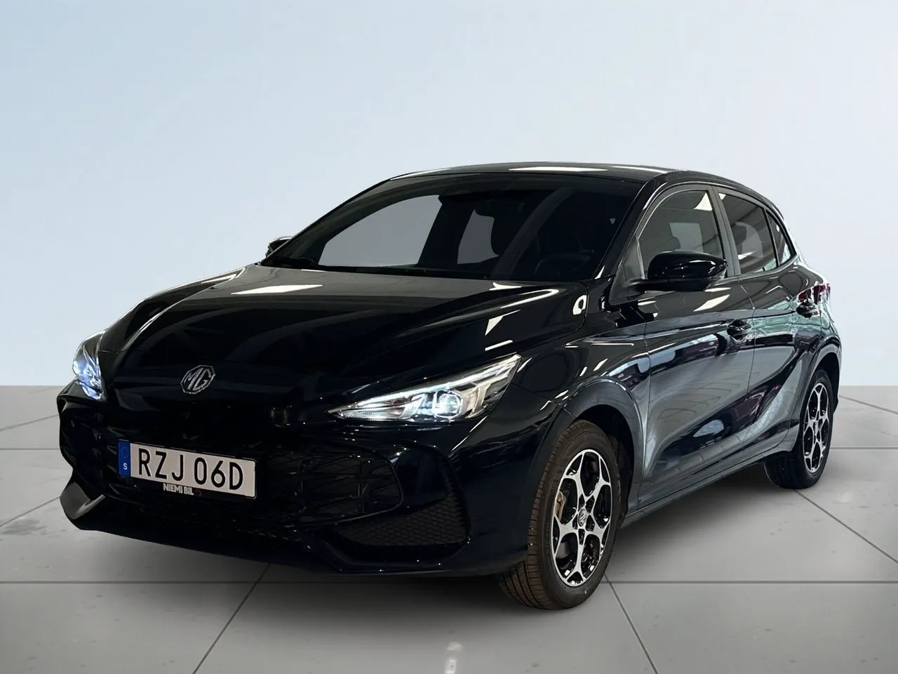 Vehicle image 15