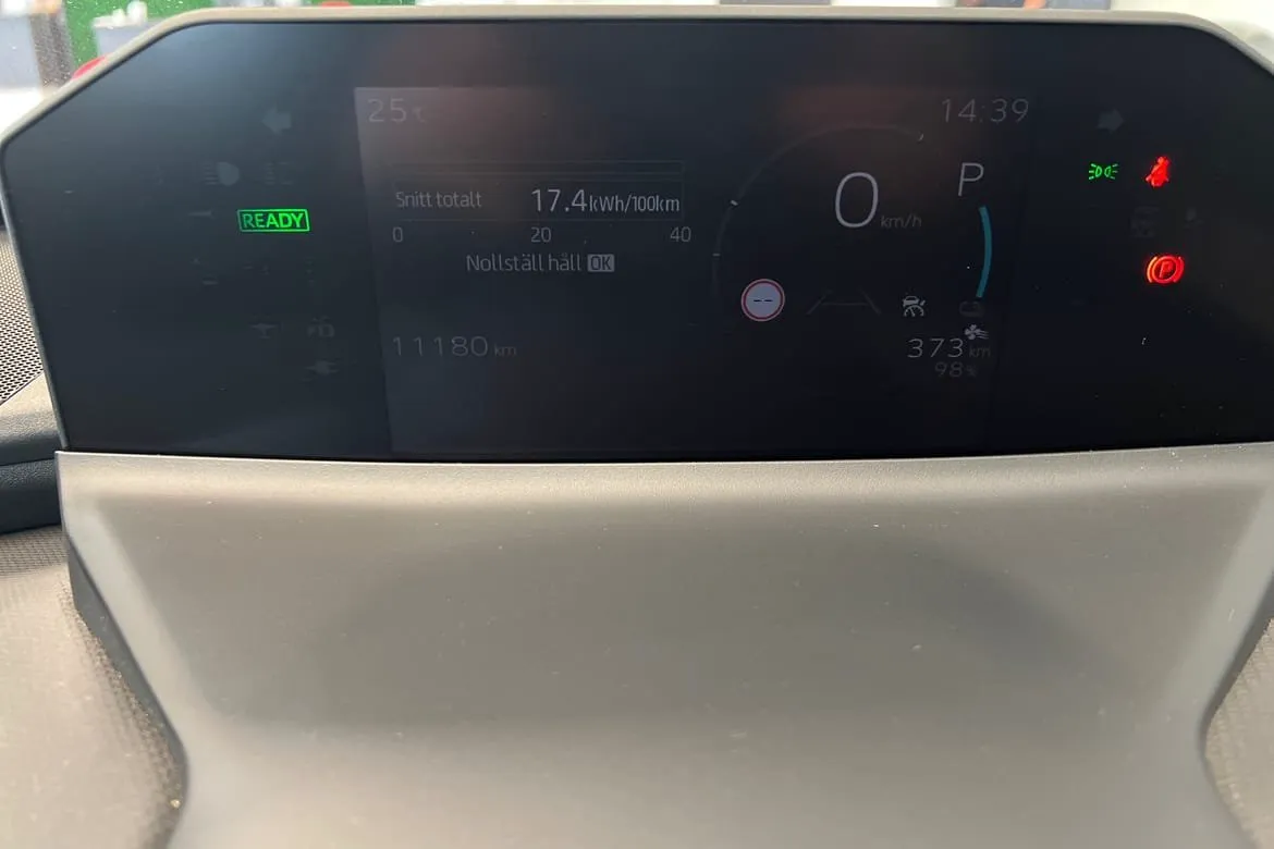 Vehicle image 14