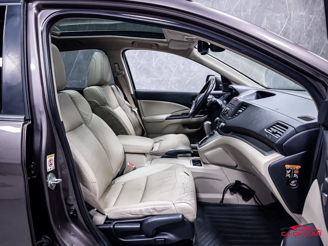 Vehicle image 14
