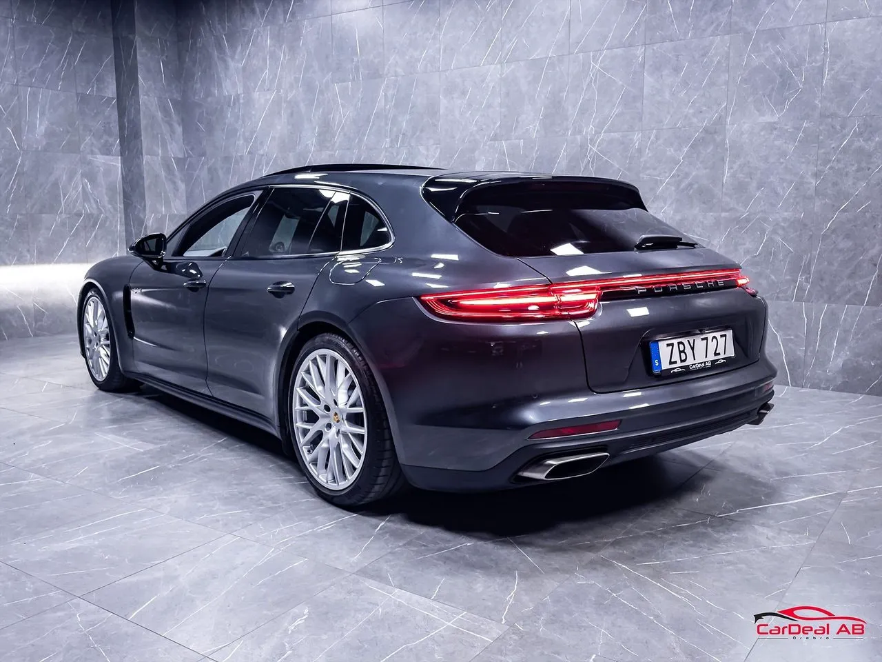 Vehicle image 4
