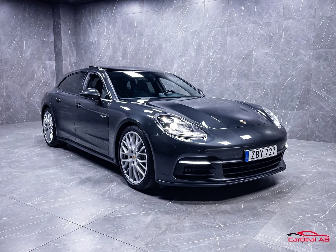 Vehicle image 8