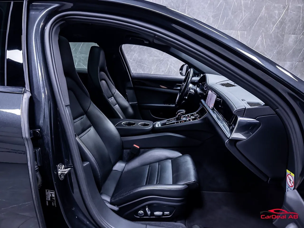 Vehicle image 14