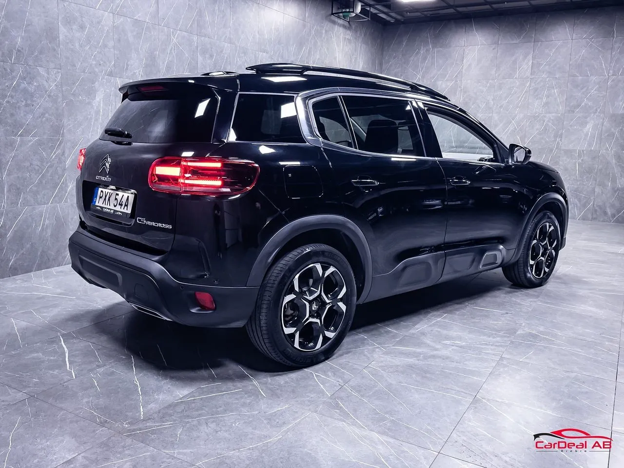Vehicle image 6