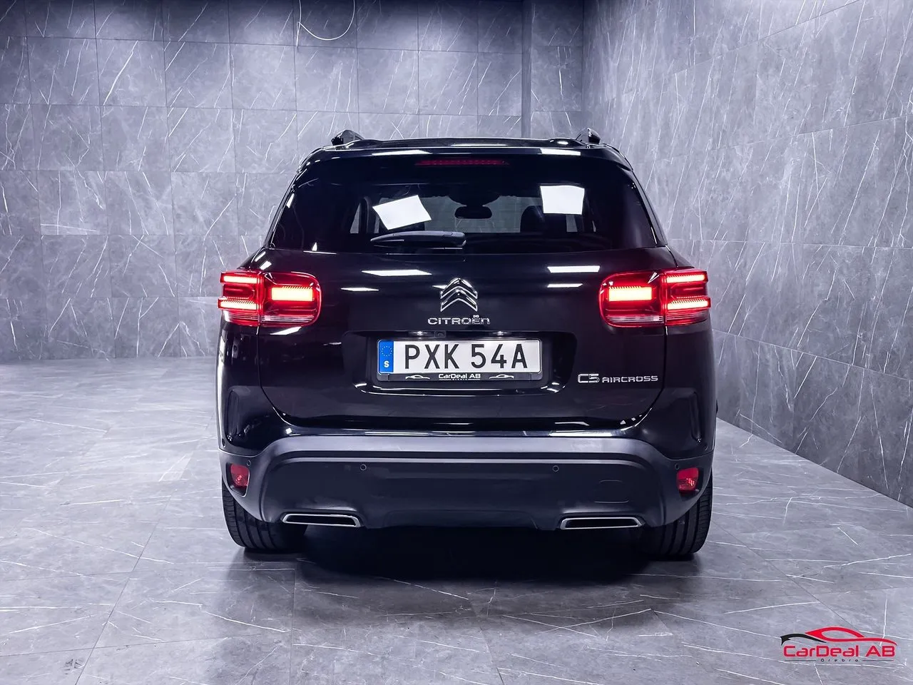Vehicle image 5