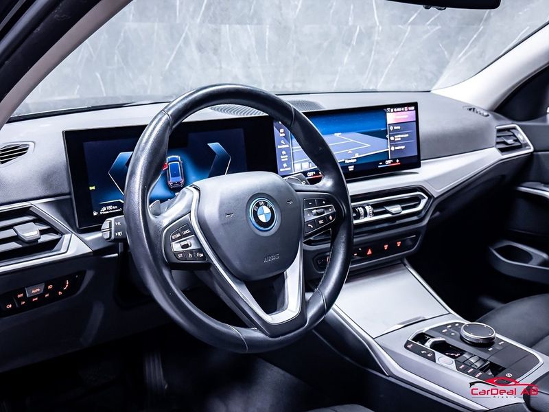 BMW 330 bild 12