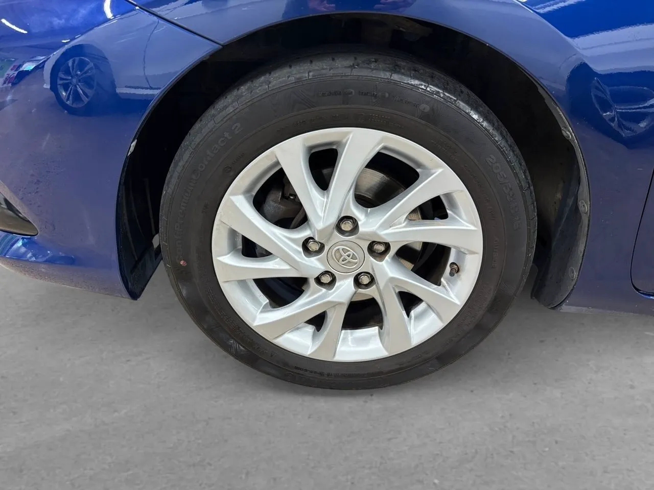 Vehicle image 7