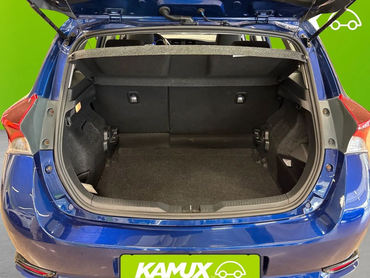 Vehicle image 15