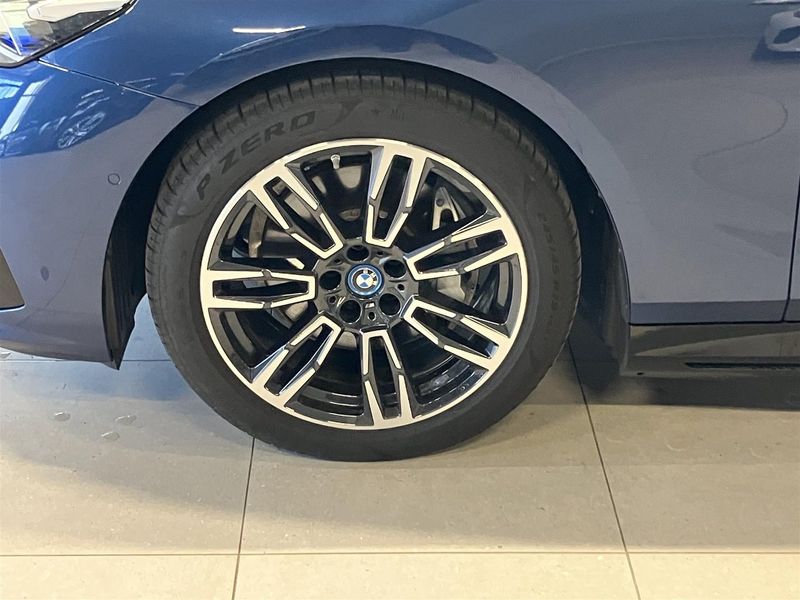 BMW i5 bild 4