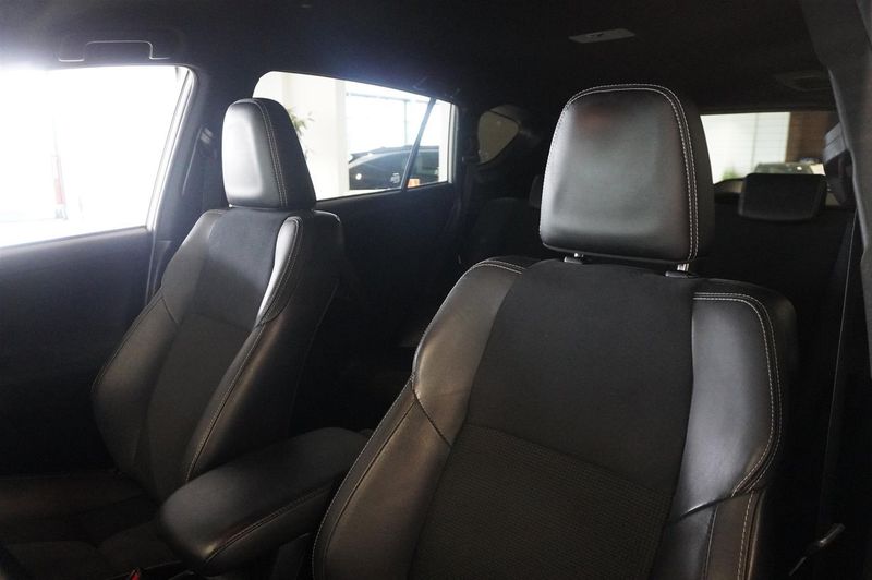 Toyota RAV4 bild 8