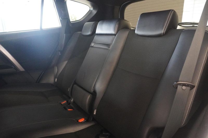 Toyota RAV4 bild 7