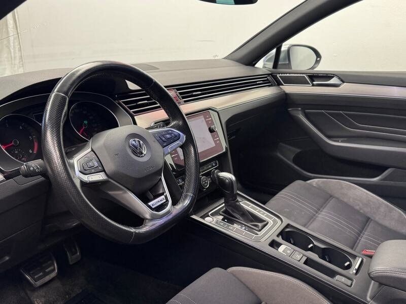 Volkswagen Passat bild 9