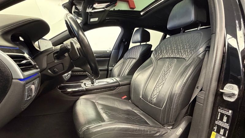 BMW 745 bild 15