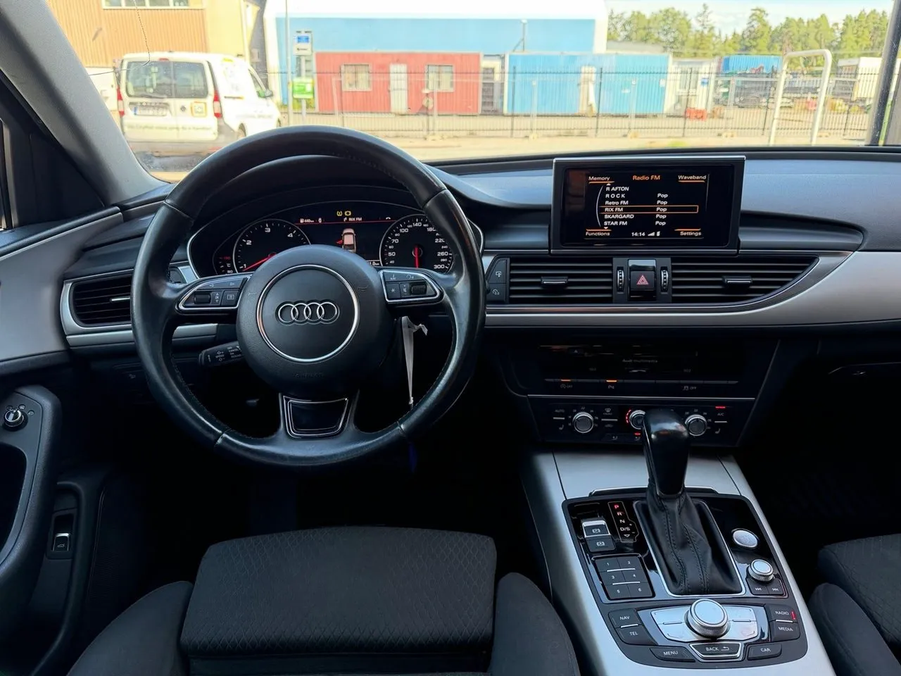 Vehicle image 7