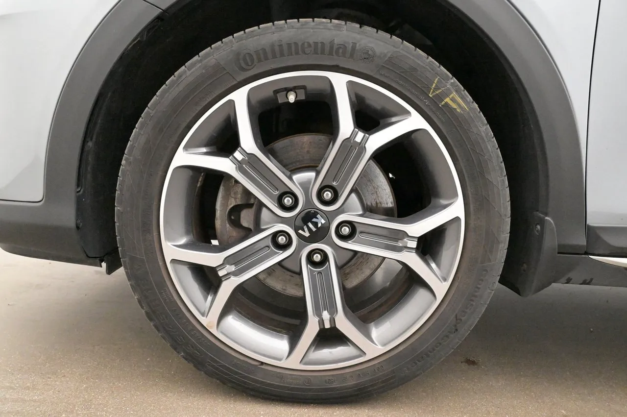 Vehicle image 26