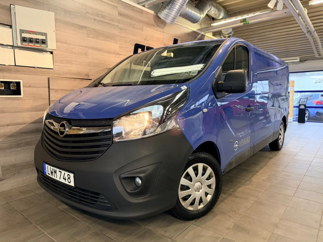 Vehicle image 3