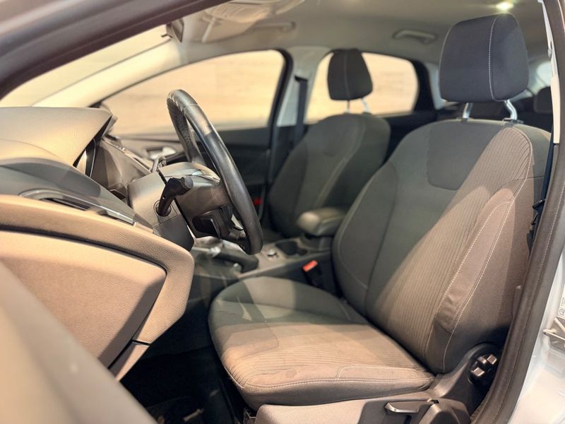 Ford Focus bild 8