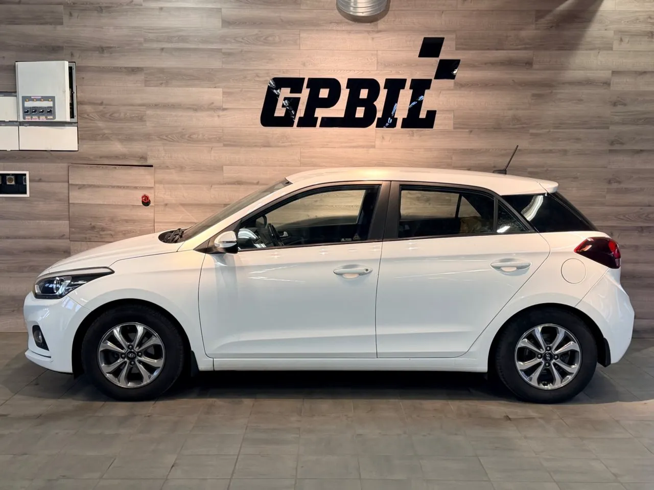 Vehicle image 1