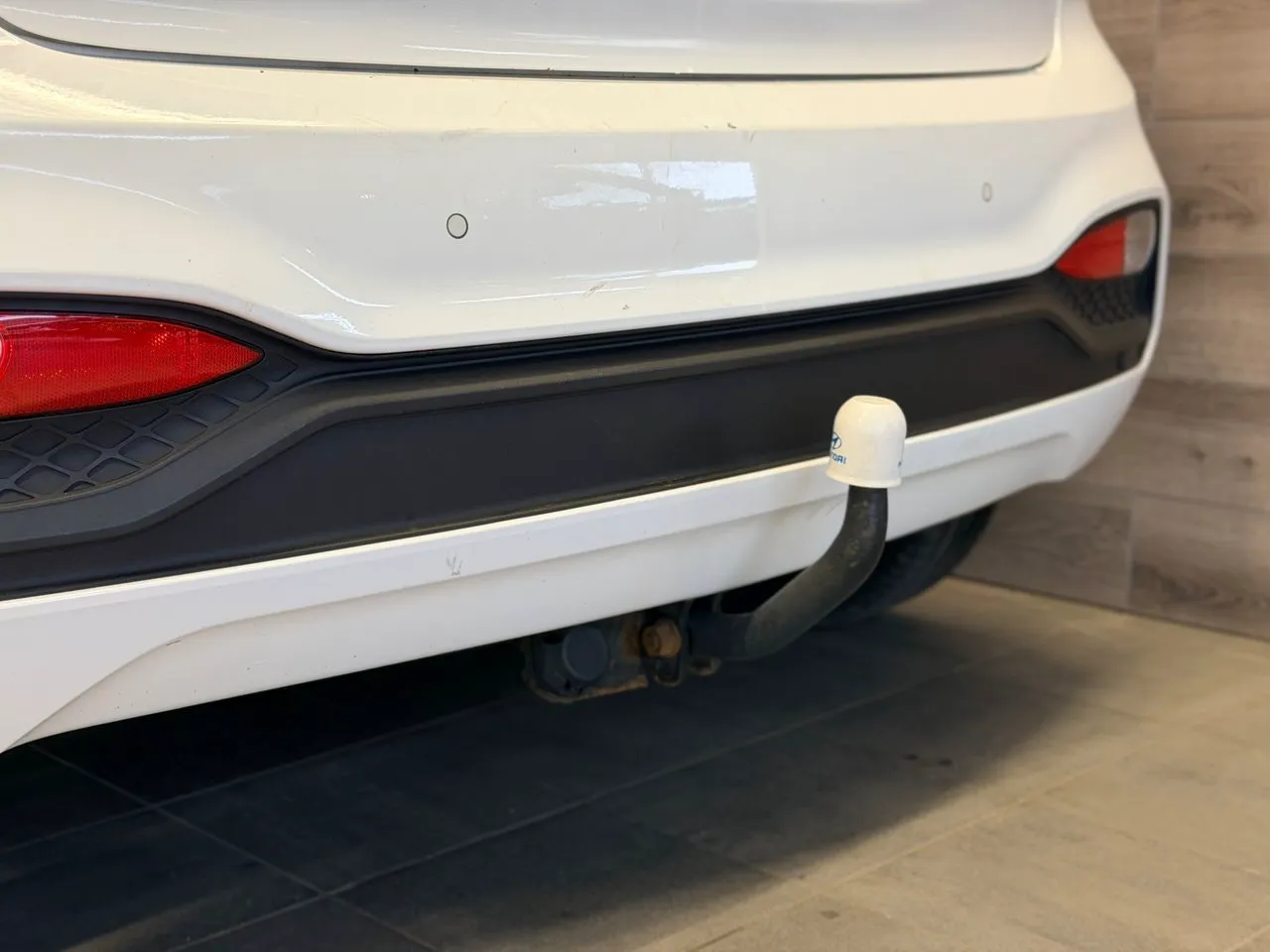 Vehicle image 32
