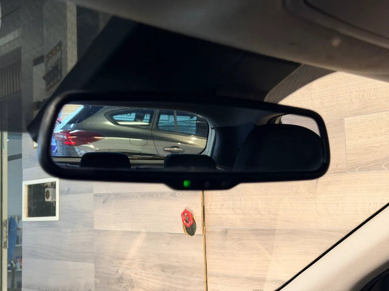 Vehicle image 27