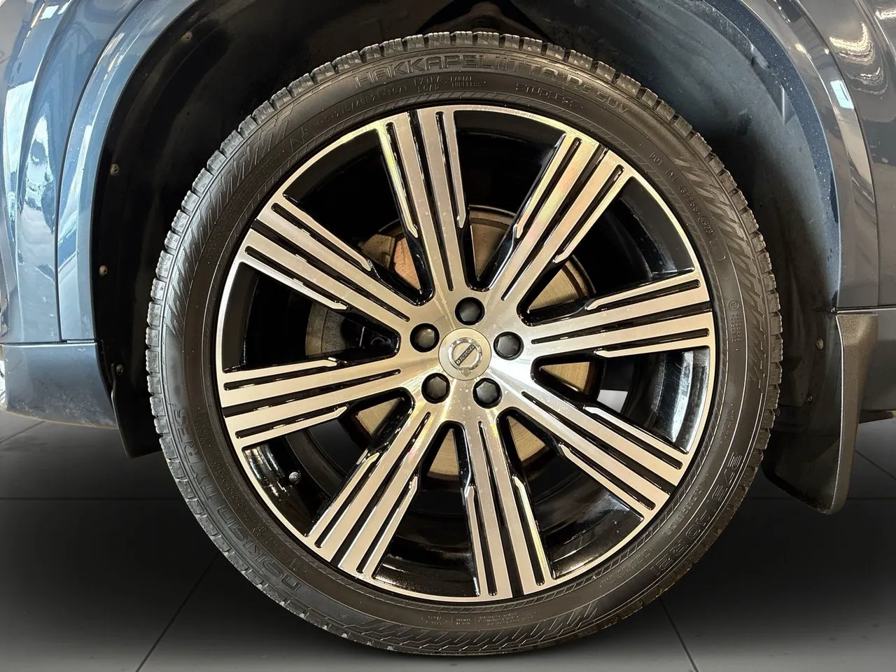 Vehicle image 13