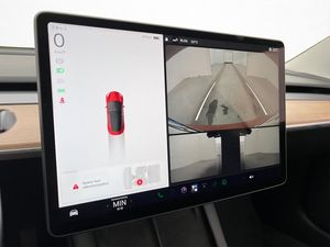 Tesla Model 3 bild 18