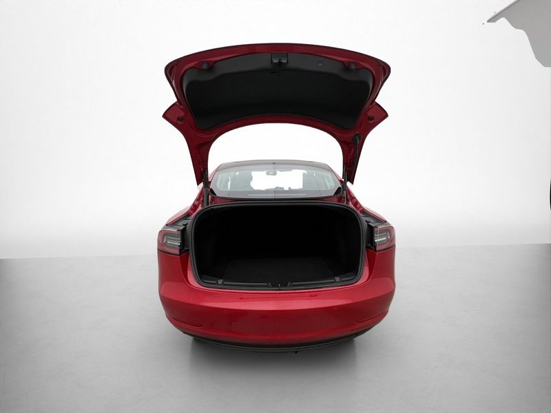 Tesla Model 3 bild 10
