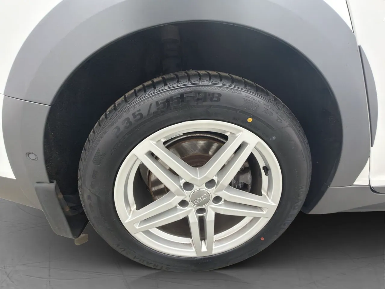 Vehicle image 33