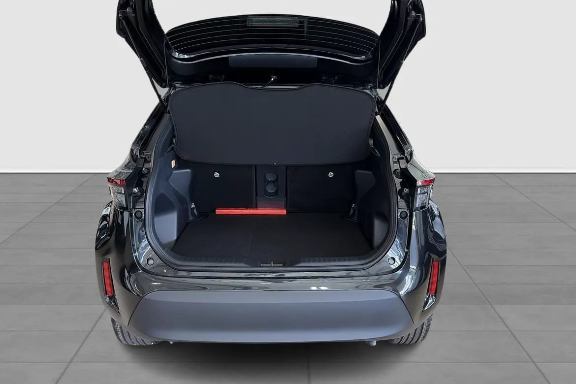 Vehicle image 10