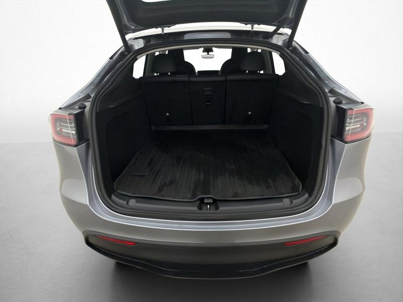 Tesla Model Y bild 9