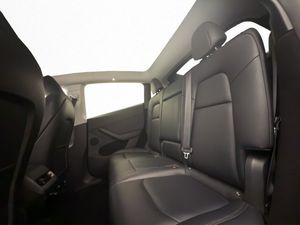 Tesla Model Y bild 25
