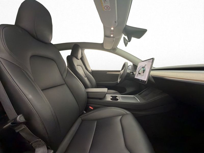 Tesla Model Y bild 11