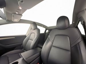 Tesla Model Y bild 13