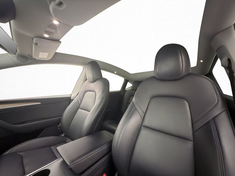 Tesla Model Y bild 13