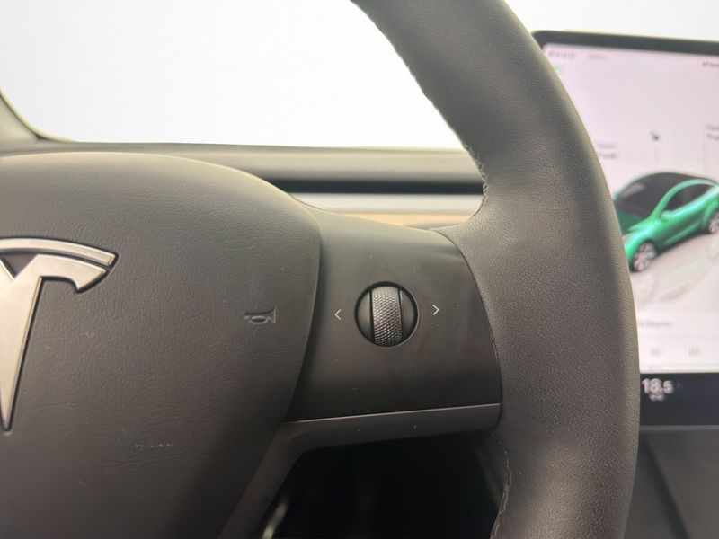 Tesla Model Y bild 24