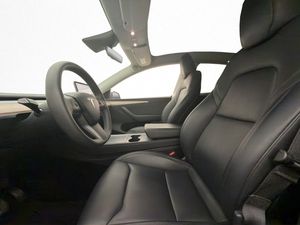 Tesla Model Y bild 12