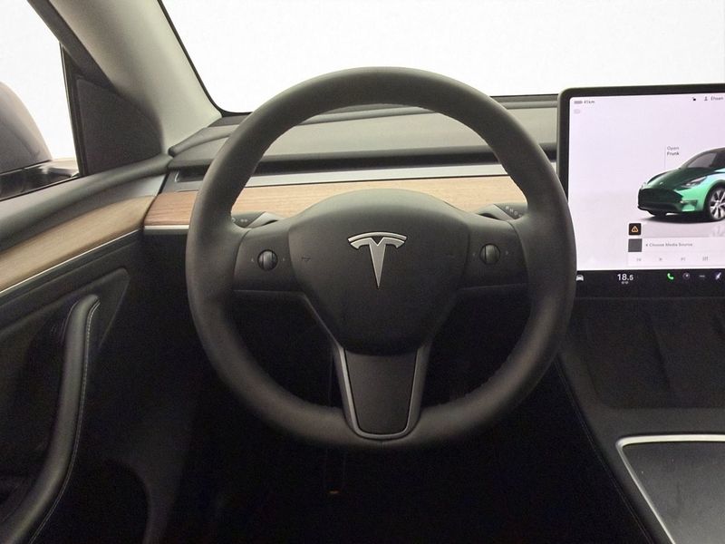 Tesla Model Y bild 23