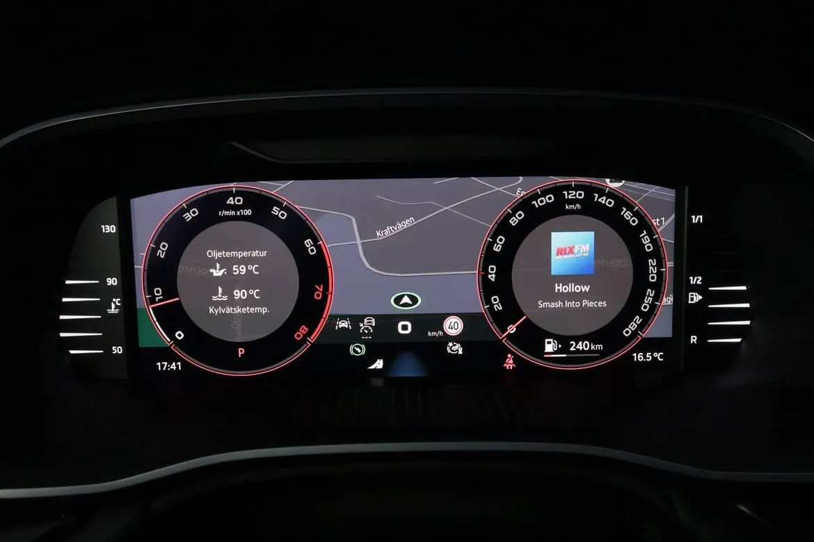 Vehicle image 30