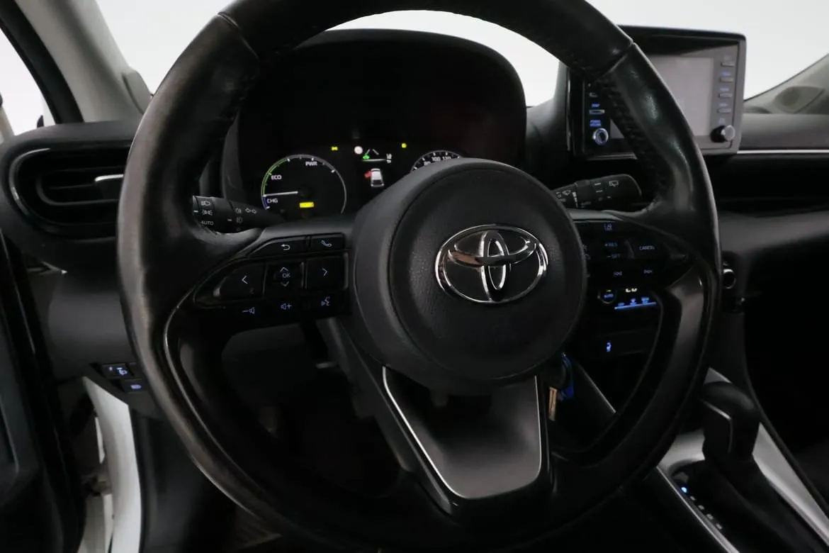 Vehicle image 14