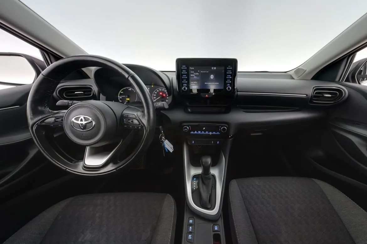 Vehicle image 11