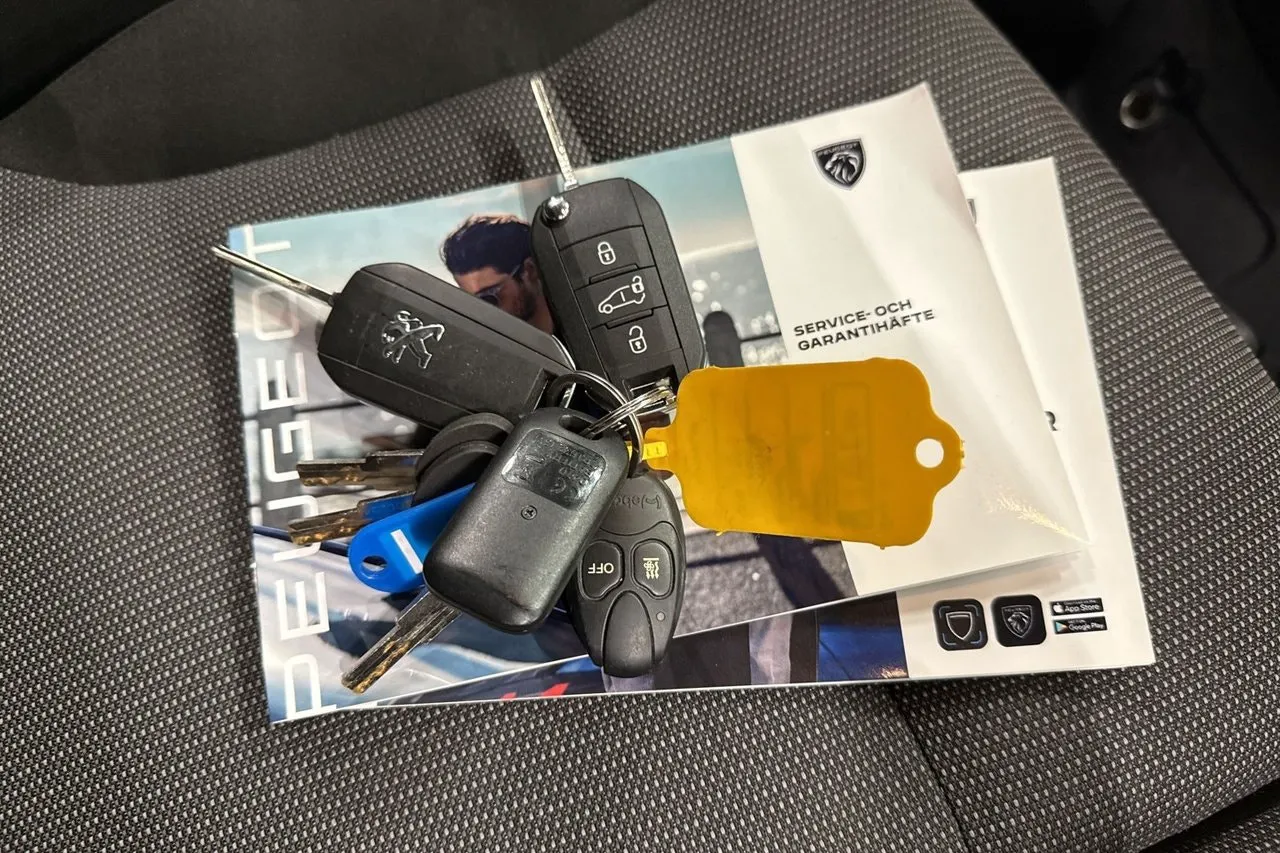 Vehicle image 22