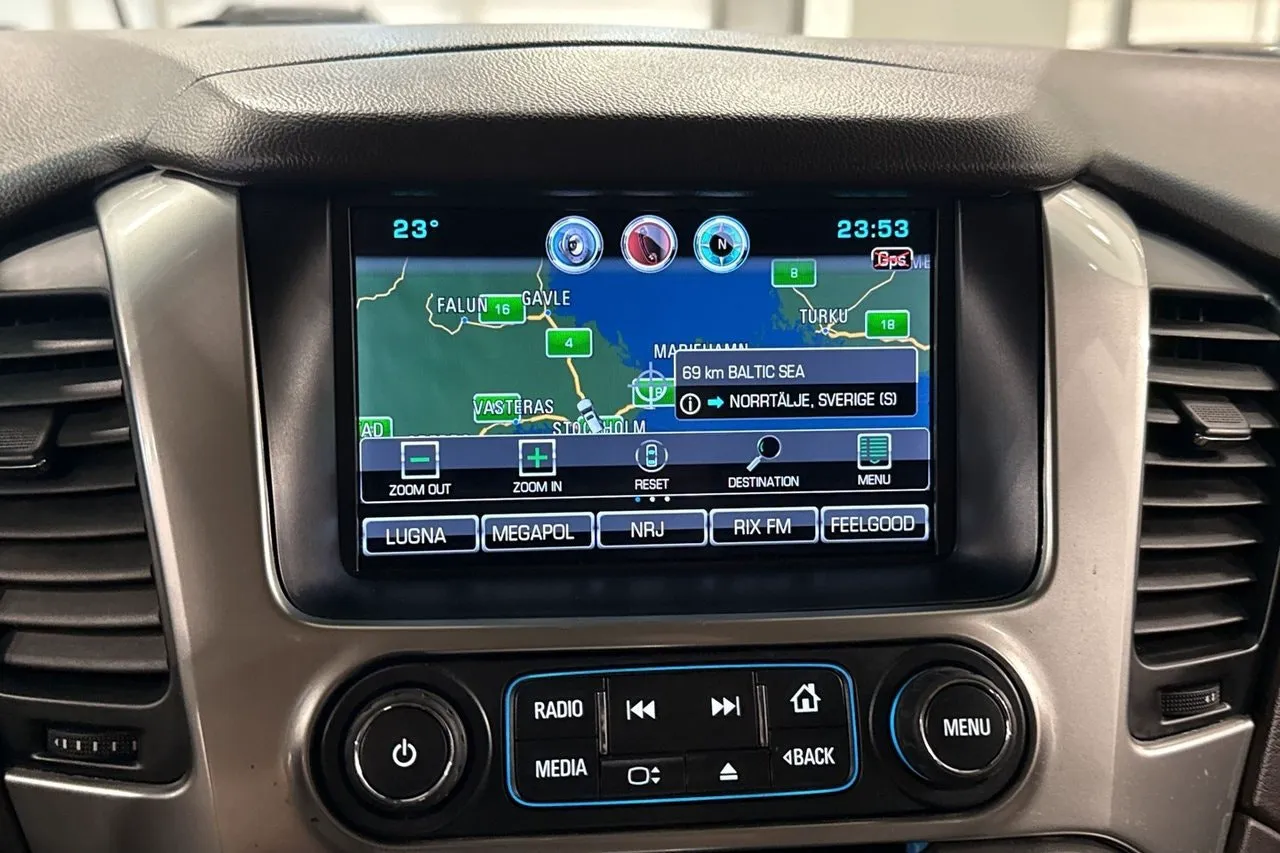 Vehicle image 15