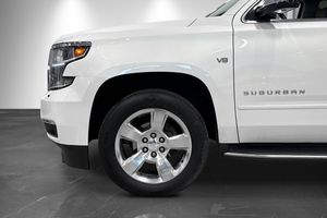 Chevrolet Suburban bild 2