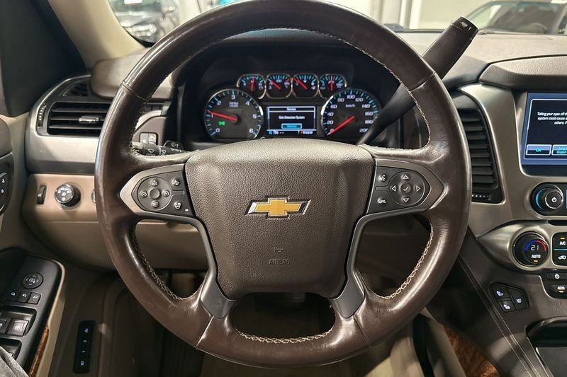 Chevrolet Suburban bild 10