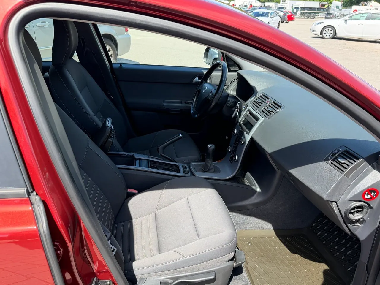 Vehicle image 9